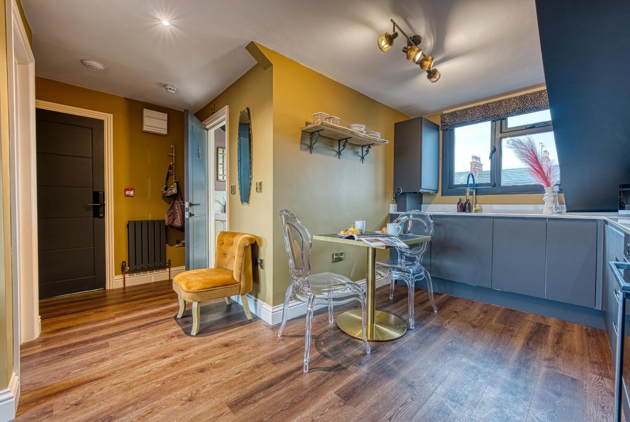Casa Del Artista - Luxury Apartments, Вітбі Екстер'єр фото